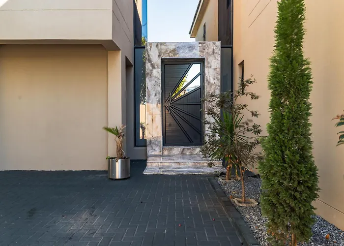 Enclaves Villa